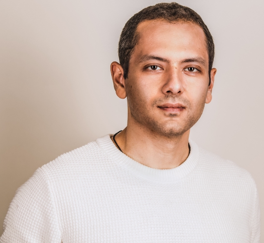 Omar El Akkad erhält den National Book Award 2025 in der Kategorie Sachbuch 